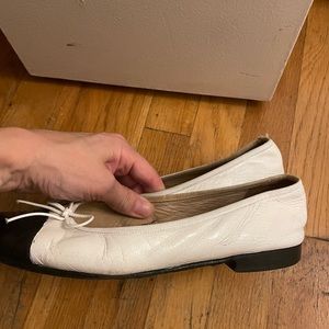 Chanel ballet flat 37.5 black and white